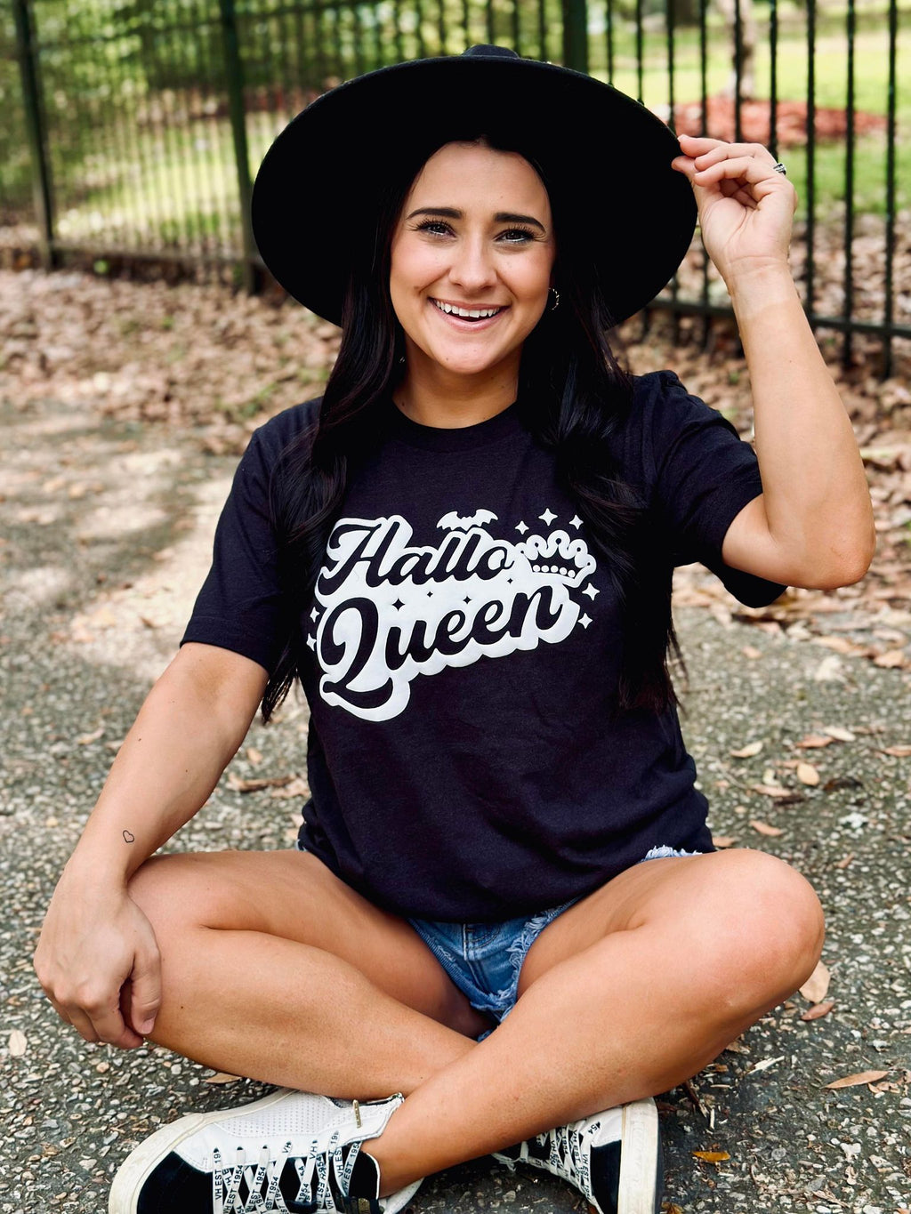 Hallo Queen Spooky Sparkle Puff Tee